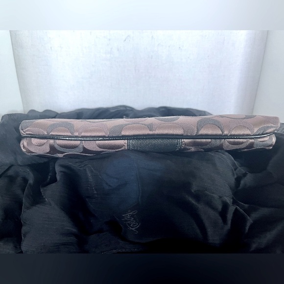 Coach canvas wristlet - Picture 3 of 8